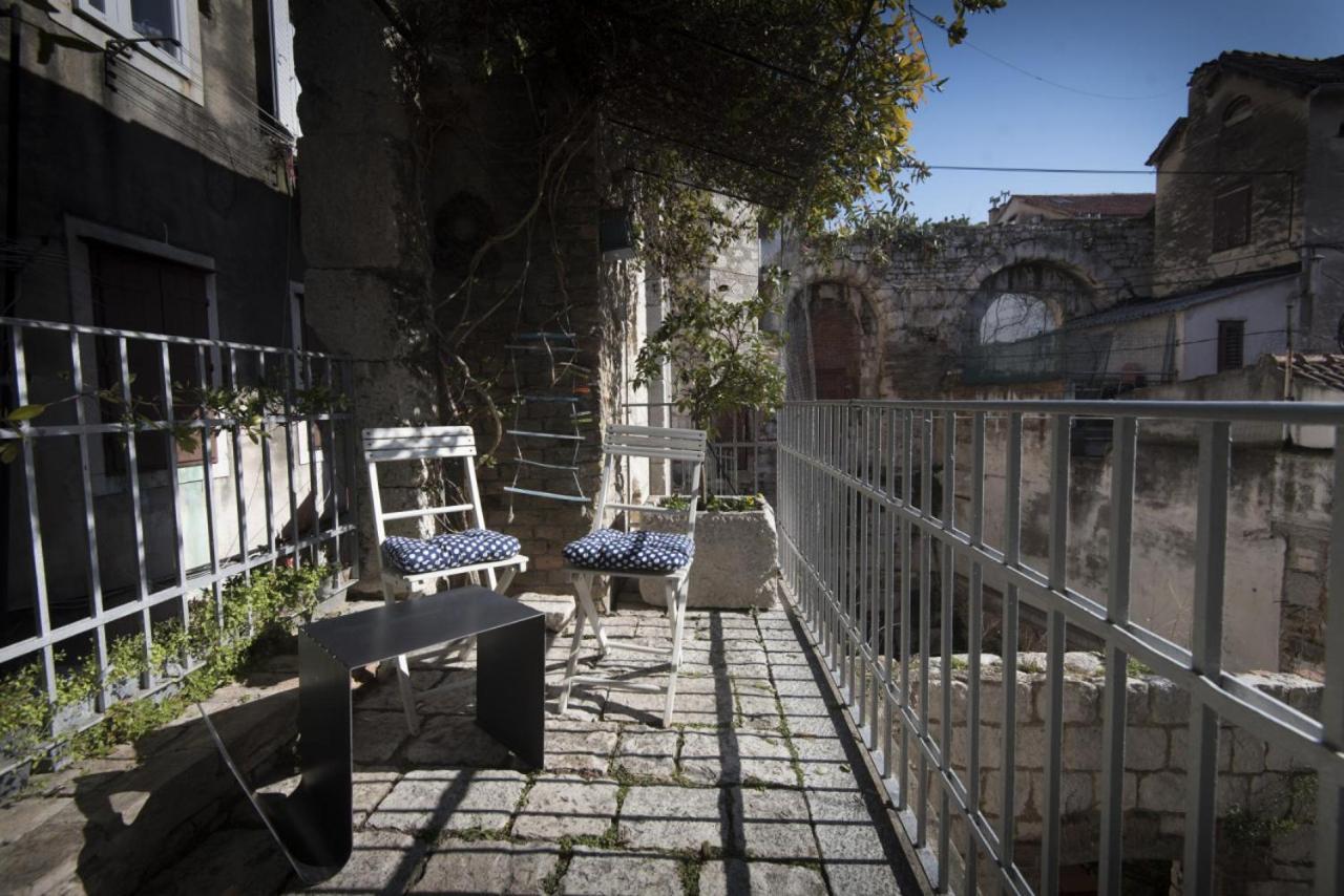 La Divine- Captured By History Inside Palace Loft Lägenhet