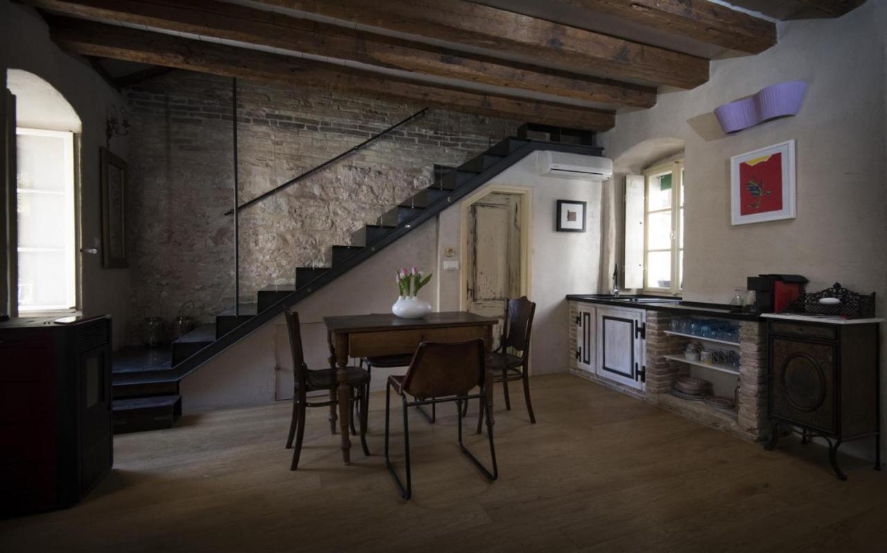Lägenhet La Divine- Captured By History Inside Palace Loft Split